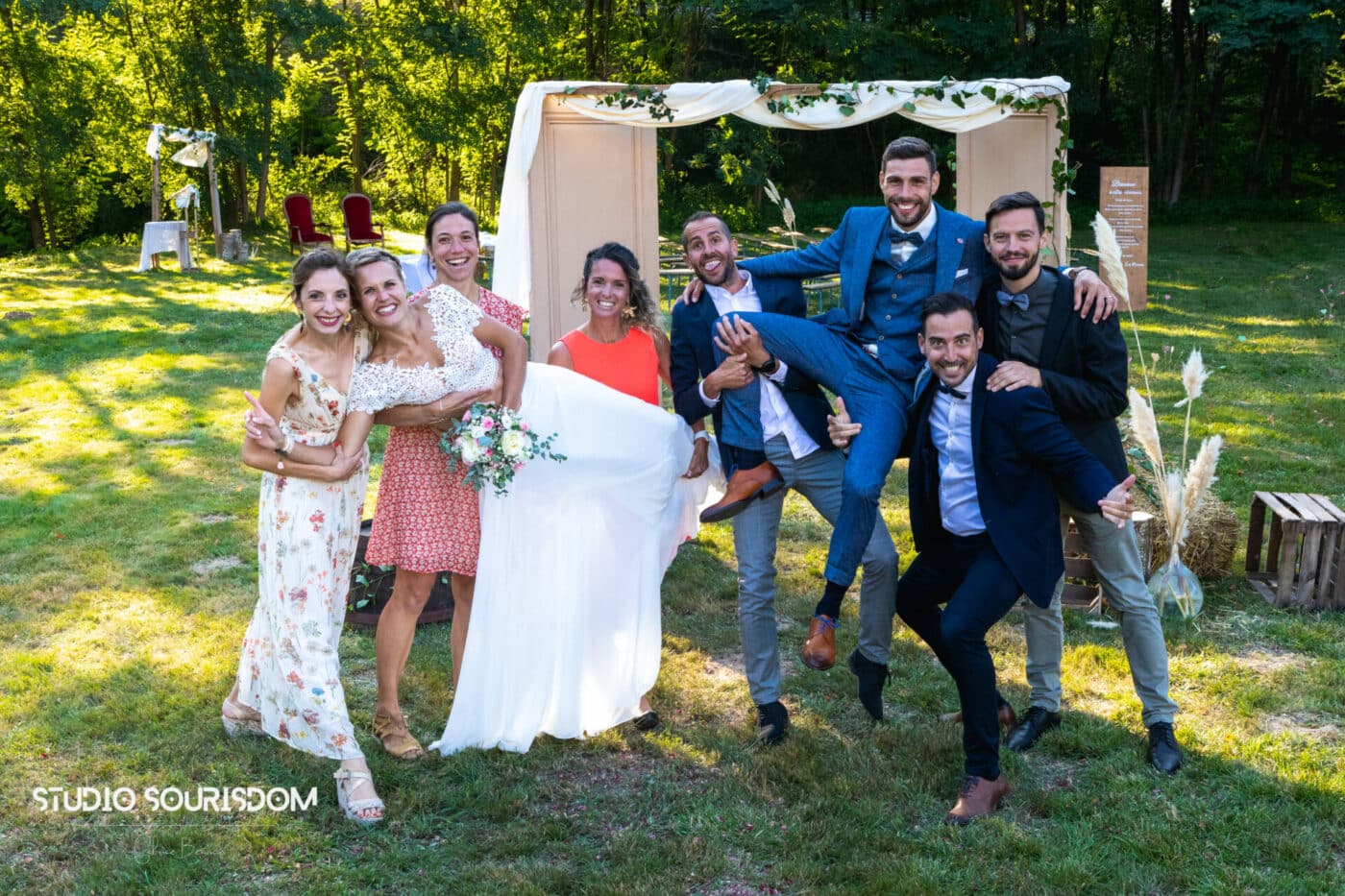 Photo décalée de groupe mariage à Monistrol sur Loire en Haute-Loire