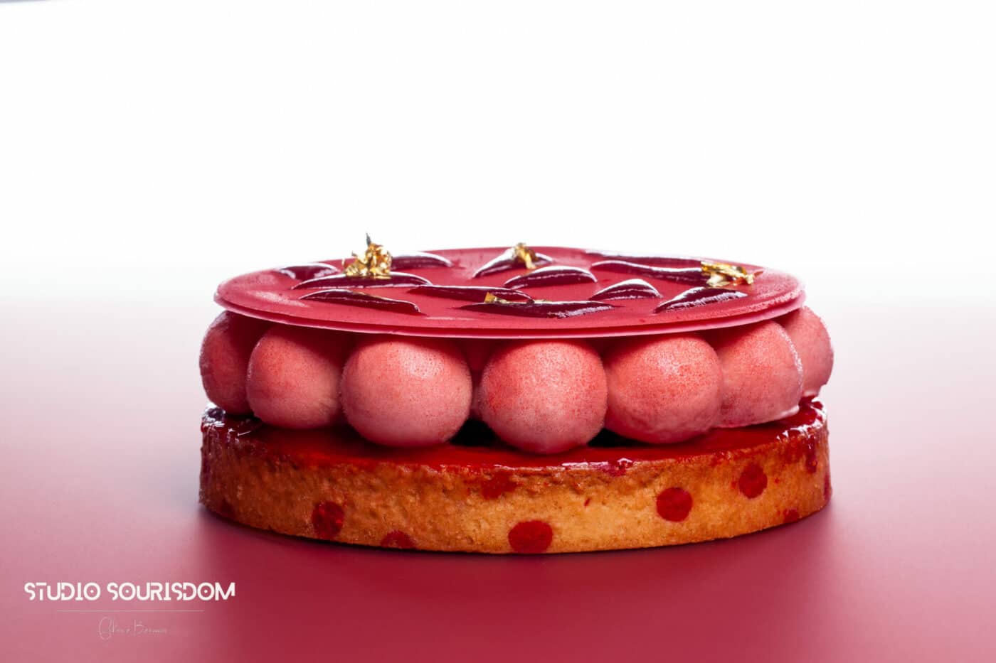 Packshot culinaire entremet pour cette photographie culinaire de Jean-Jacques Borne (meilleur ouvrier de France)