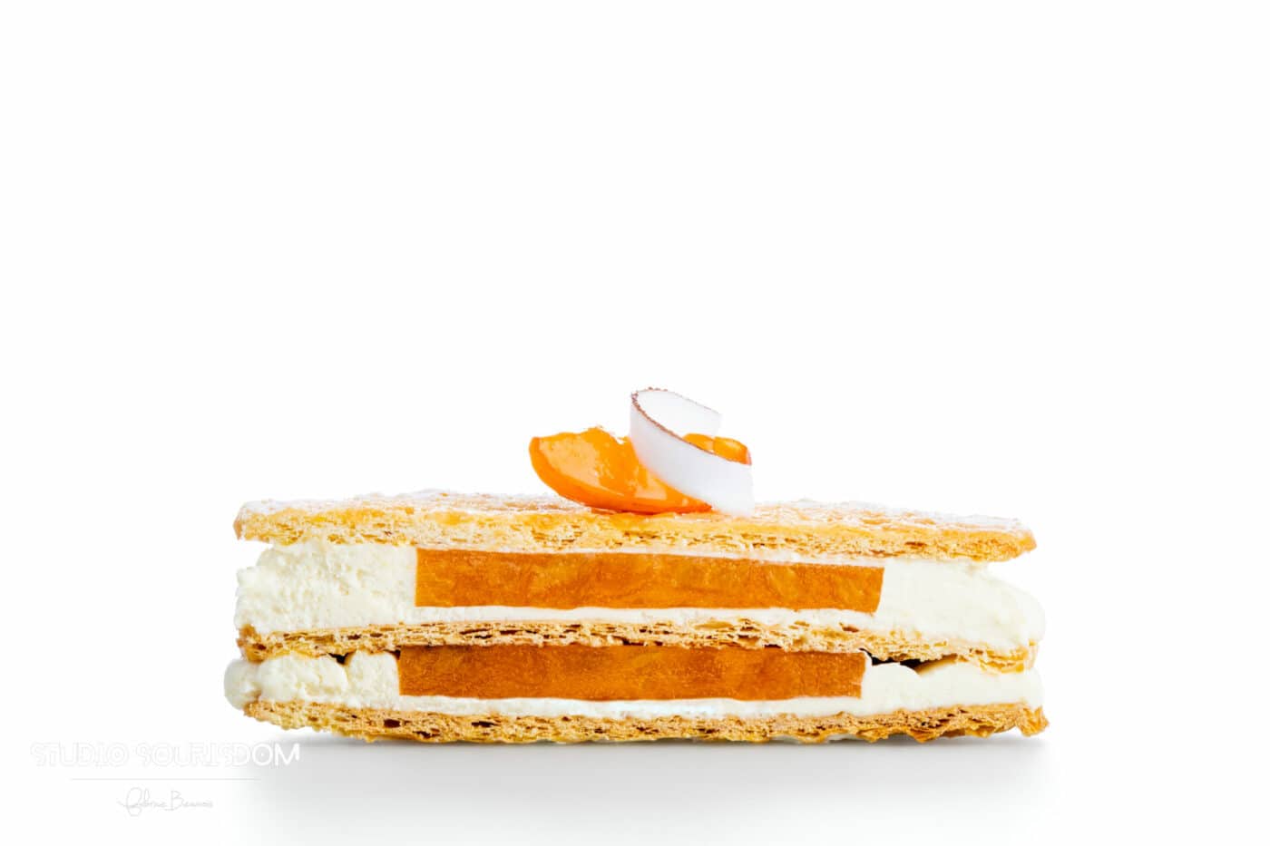 La légèreté du produit dans un packshot gourmand de Jean-Jacques Borne (meilleur ouvrier de France)