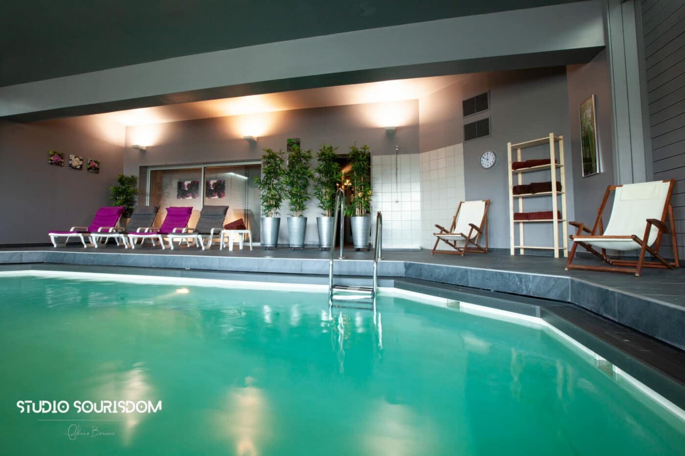 Photo d'une piscine intérieure d'un hôtel (Le Fort du Pré à Saint-Bonnet-le-Froid)