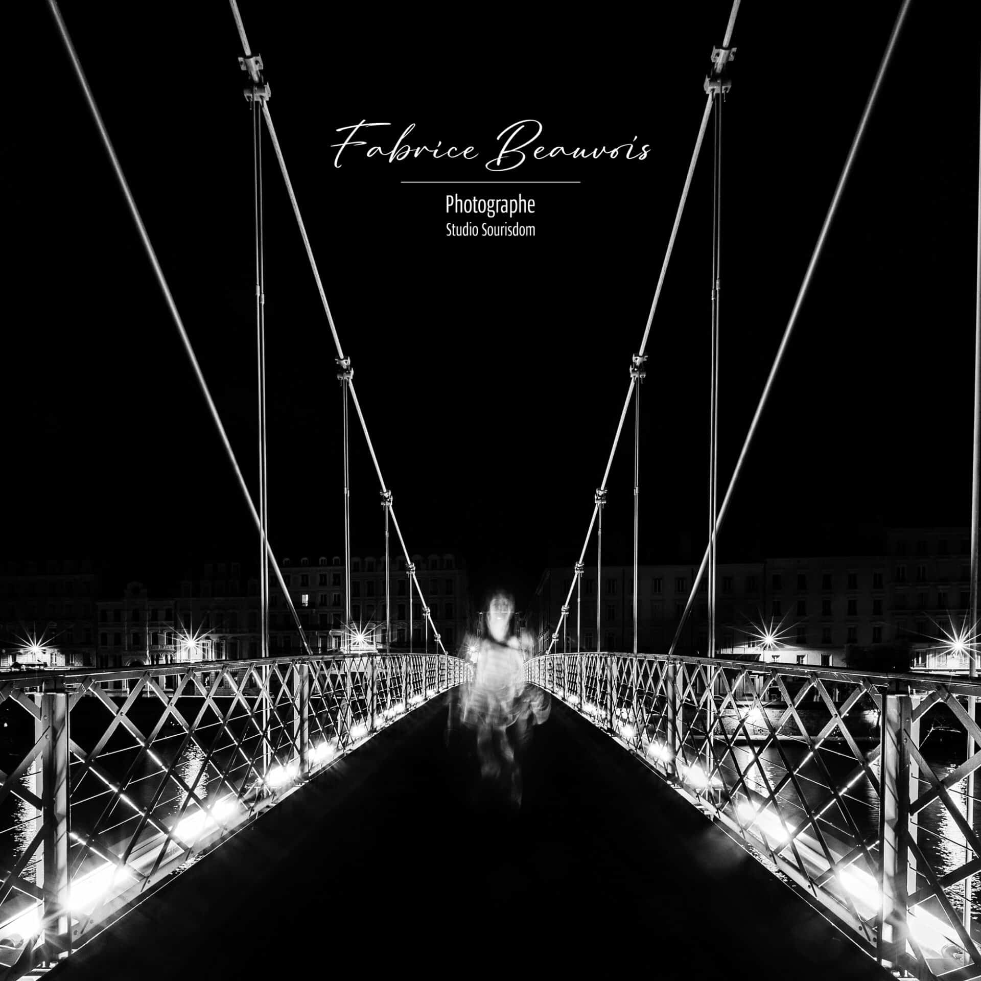 Crossing Passenger - Photographie nominée catégorie Fine Art aux 18e Black and White Spider Awards